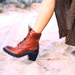 Frye Savannah Cognac Genuine Leather Classic Lace Up Combat Ankle Bootie Sz 7